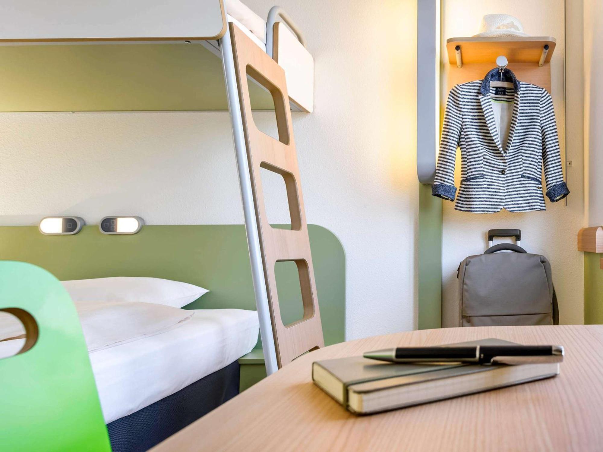 Ibis Budget Amberieu En Bugey/chateau Gaillard A42 Hotel 2*