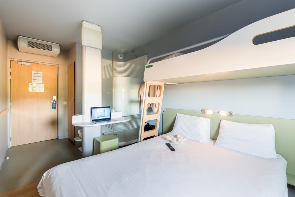Hotel Ibis Budget Amberieu En Bugey/chateau Gaillard A42 2*